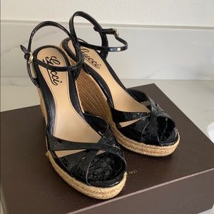 Gucci Vernice Microguccissima Nero Wedge Sandals
